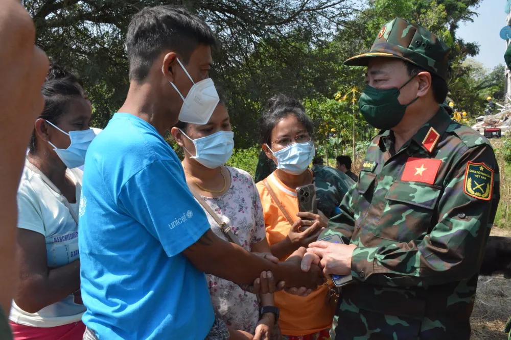 Anh cuu ho Thu do Myanmar 3.JPG