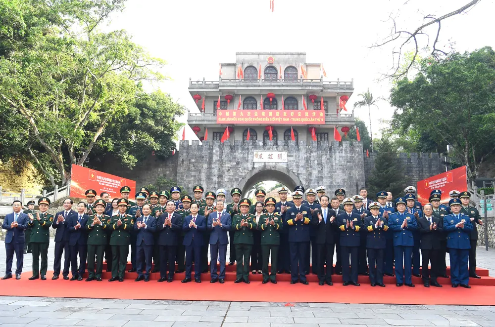 Anh Giao luu QP Viet - Trung 10.jpg