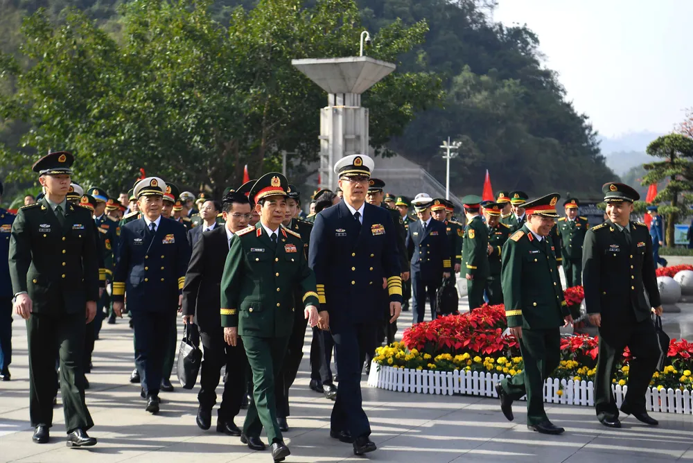 Anh Giao luu QP Viet - Trung 11.jpg