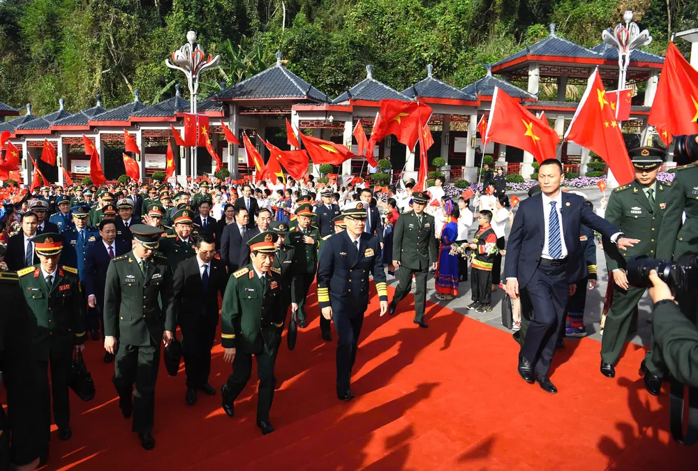 Anh Giao luu QP Viet - Trung 13.jpg