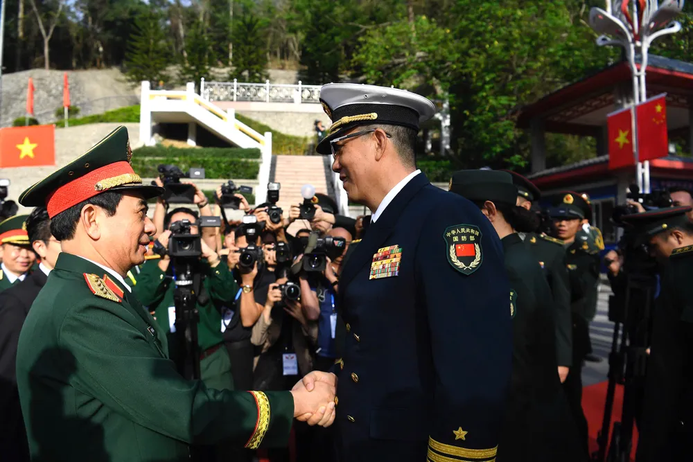 Anh Giao luu QP Viet - Trung 3.jpg