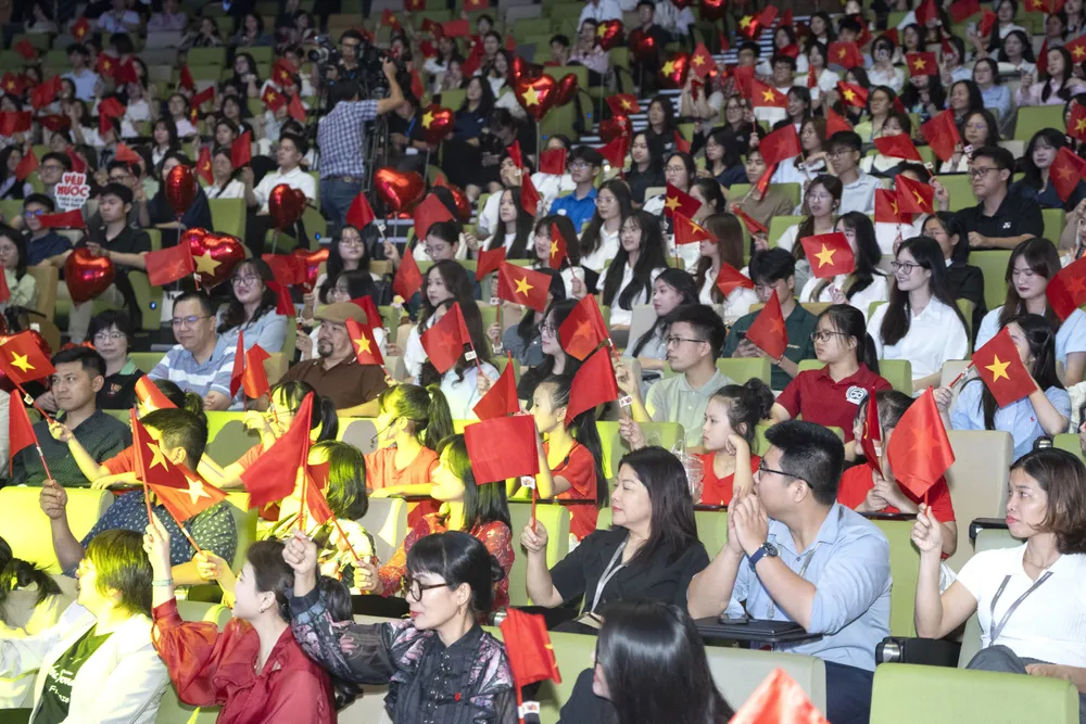 TV360 Yeu nuoc theo cach cua ban 4.jpg