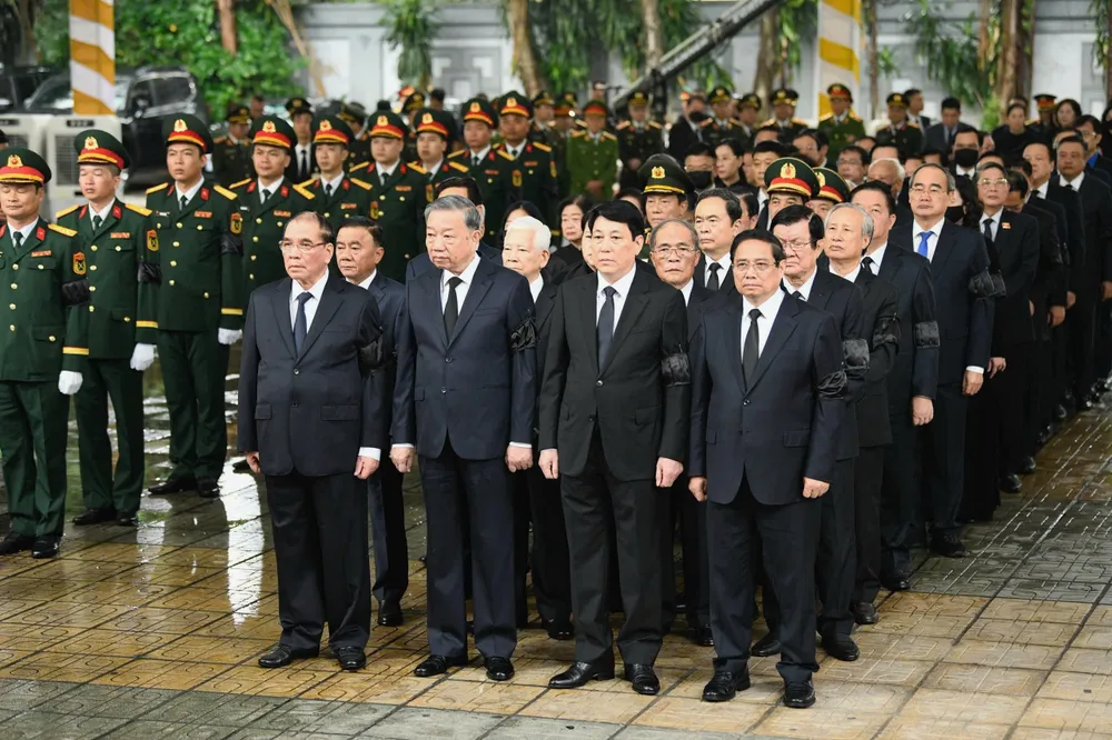 Le vieng Tran Duc Luong 3.jpg