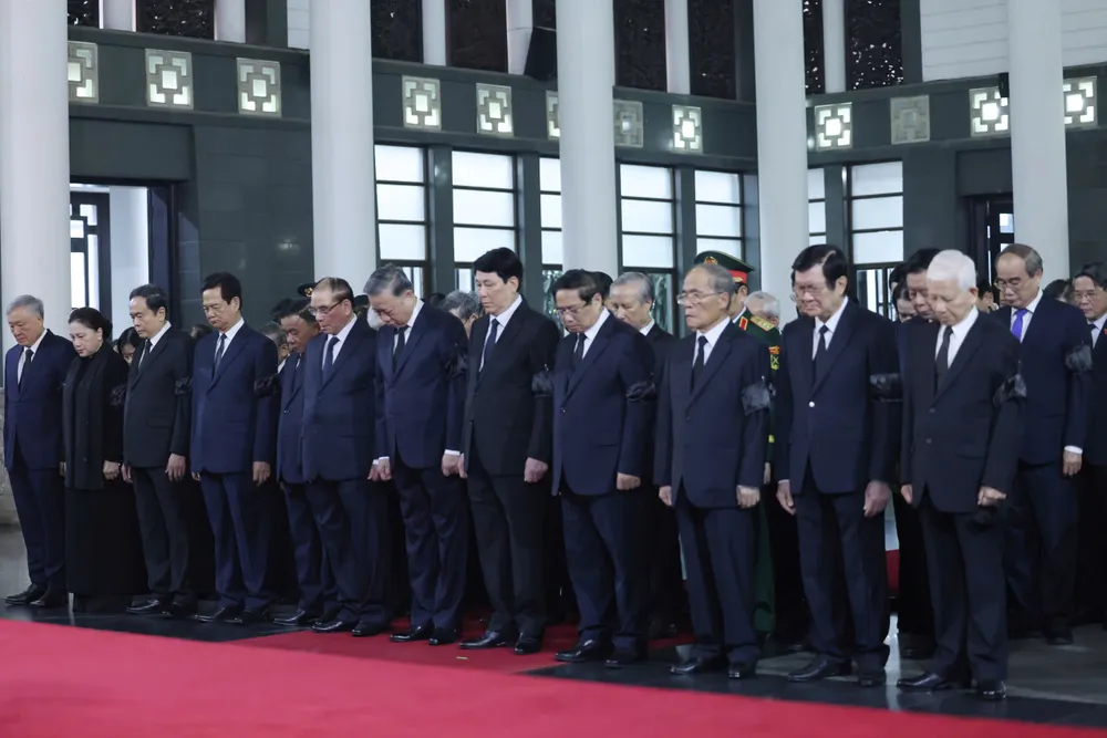 Le vieng Tran Duc Luong 5.jpg