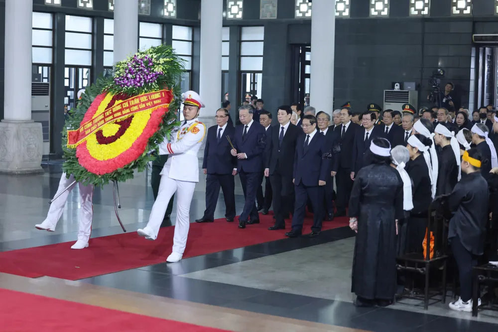 Le vieng Tran Duc Luong 7.jpg