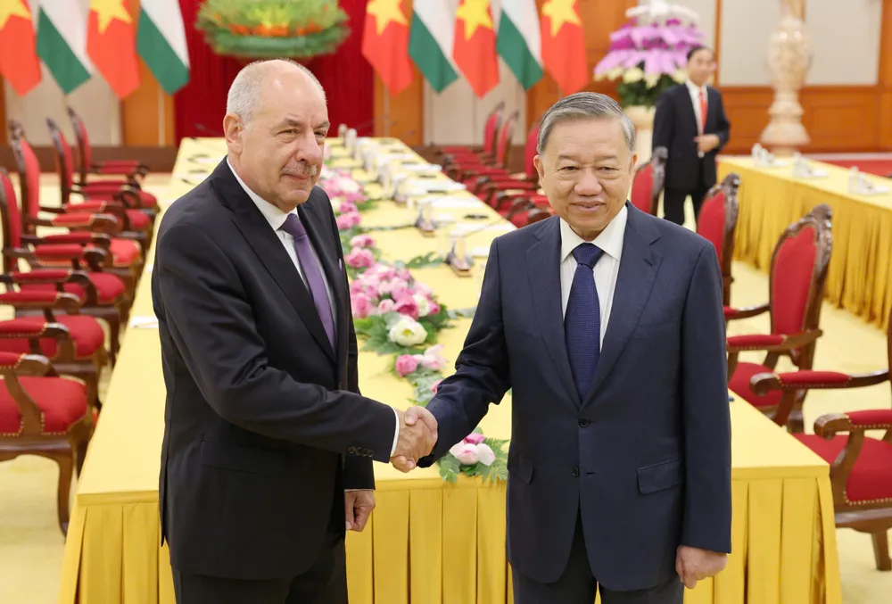 TBT tiep TT Hungary 1.jpg