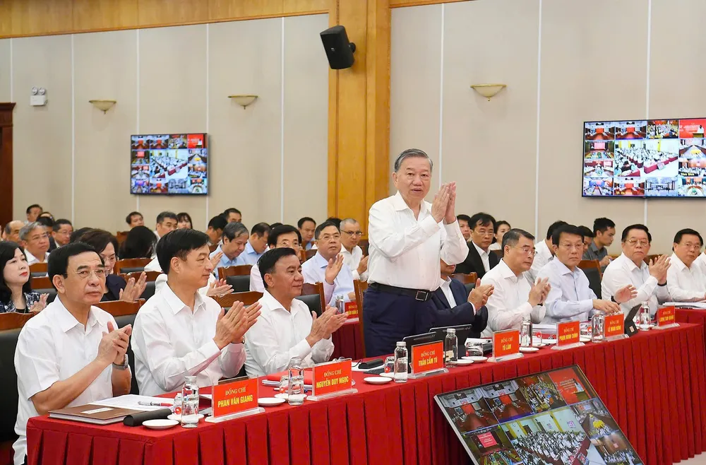 Hoi nghi Ban Chi dao KHCN 1.jpg