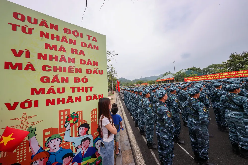 Anh Tong cuc Chinh tri kiem tra hop luyen 9.jpg