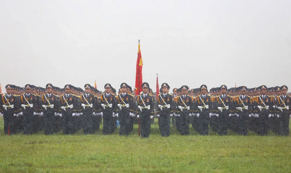 Anh BT Phan Van Giang tang qua 9.jpg