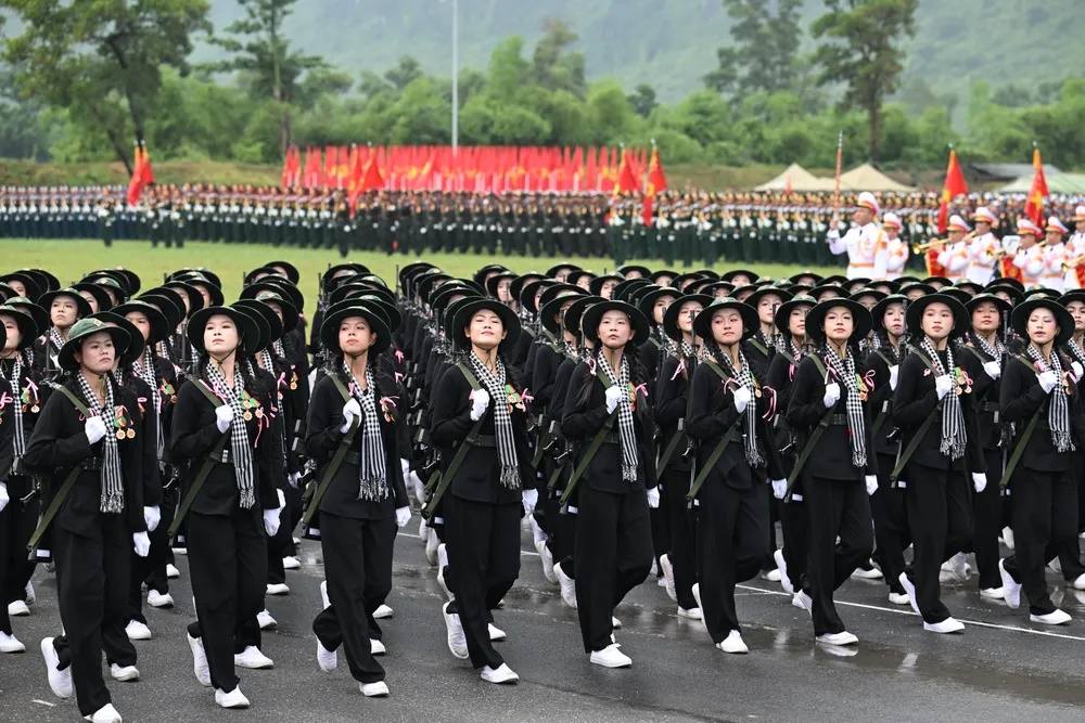 Tong Hop luyen 4 DBHD 19.JPG