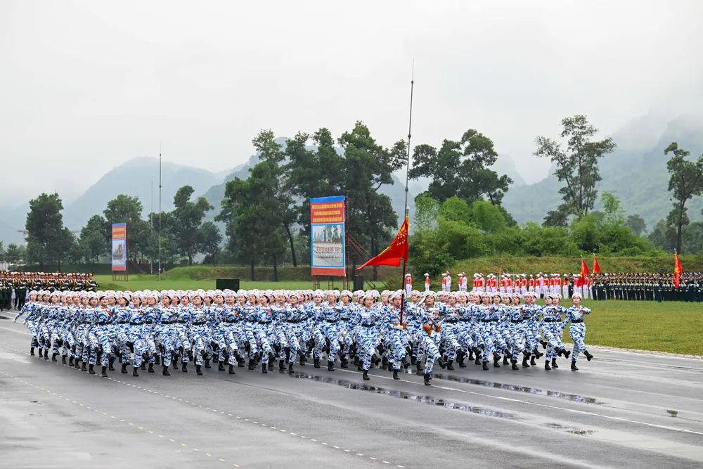 Tong Hop luyen 4 DBHD 9.JPG