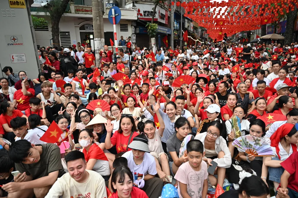 Anh chuan bi hop luyen 12.jpg