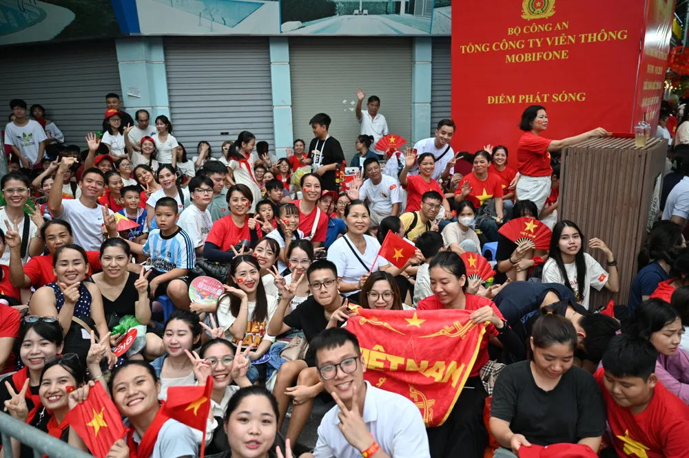 Anh chuan bi hop luyen 13.jpg