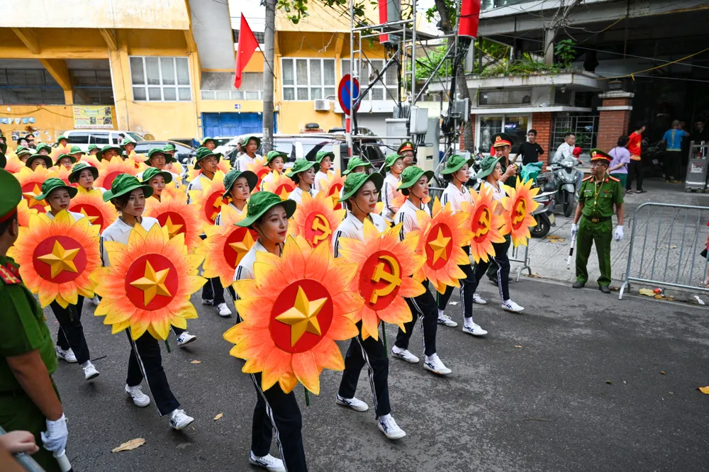 Anh chuan bi hop luyen 6.jpg