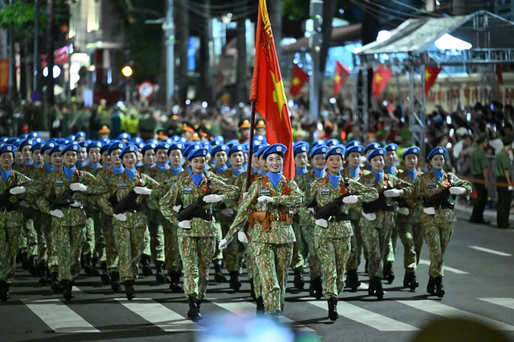 Anh tren duong pho 10.jpg