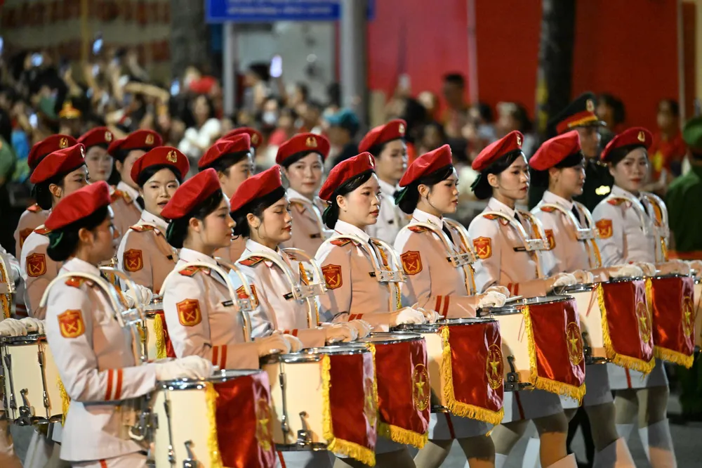 Anh tren duong pho 11.jpg