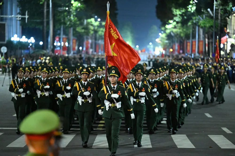 Anh tren duong pho 6.jpg