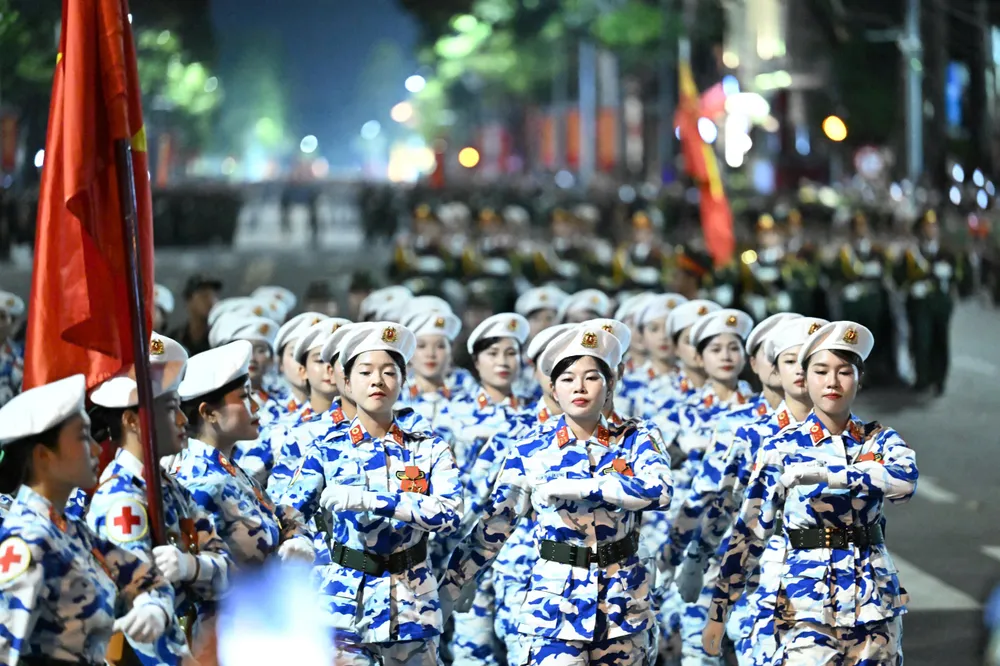 Anh tren duong pho 7.jpg