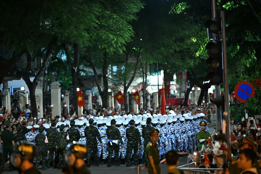 Anh tren duong pho 9.jpg