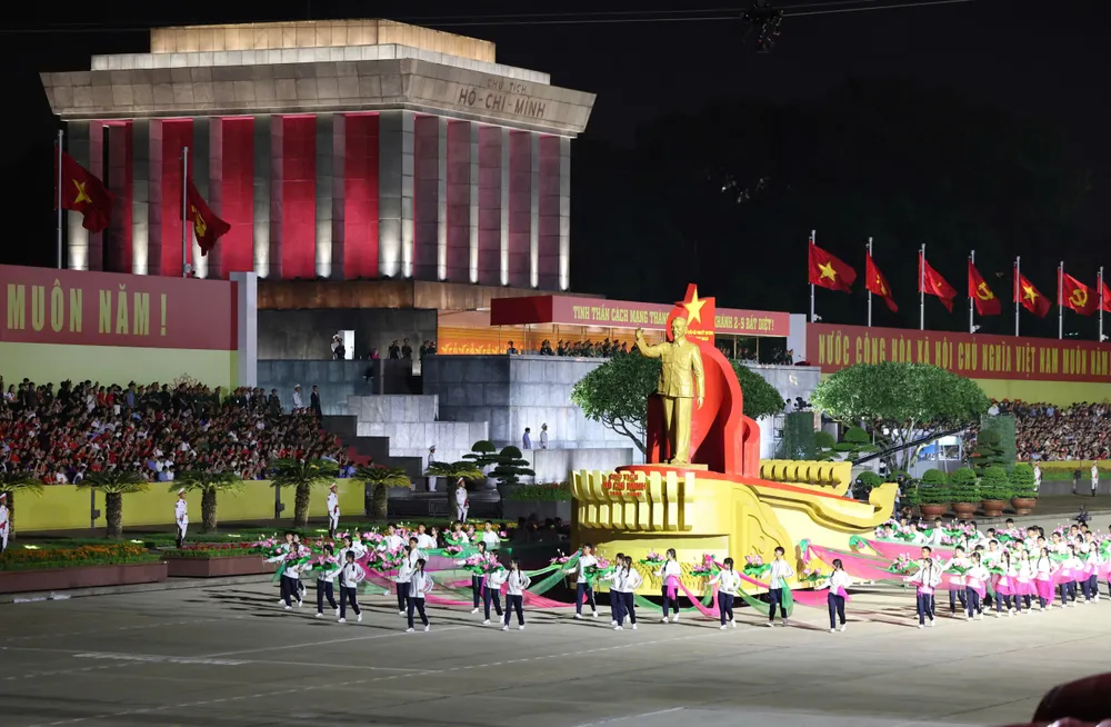 Khoi nghi truong 4.jpg