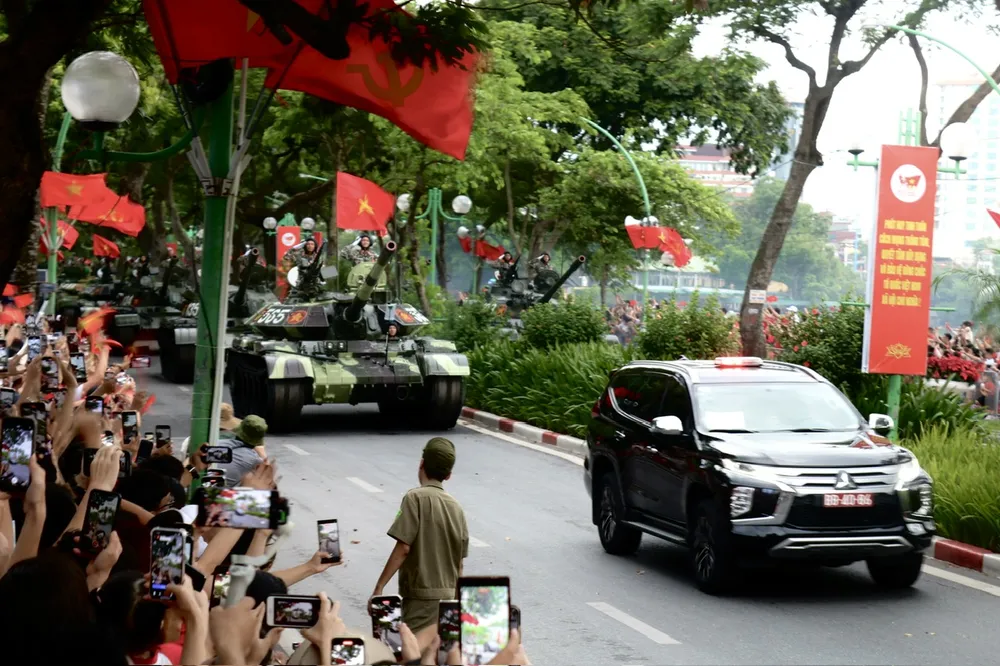 Xe phao quan su 1.jpg