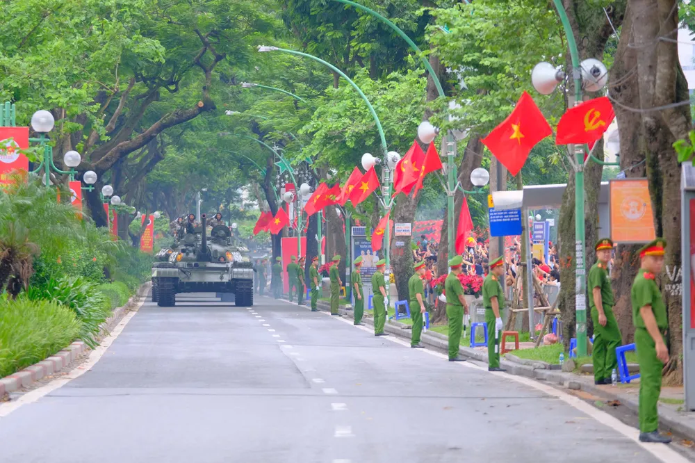 Anh xe tang - phao 2.jpg