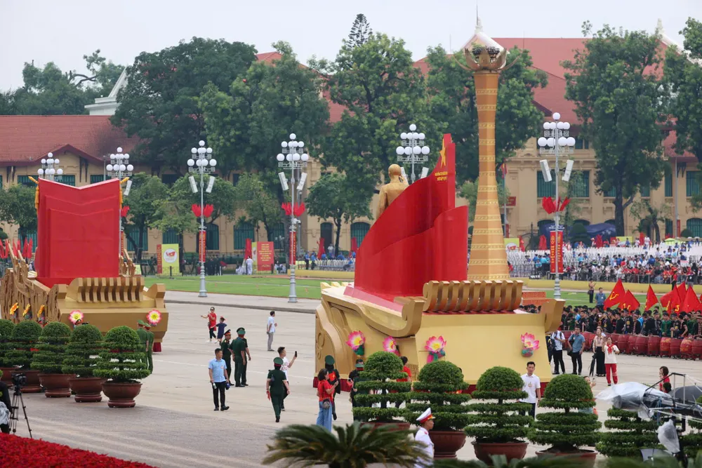 Tren Quang truong Ba Dinh 3.jpg