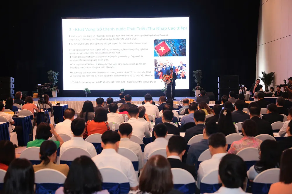 Anh dien dan KHCN 1.jpg