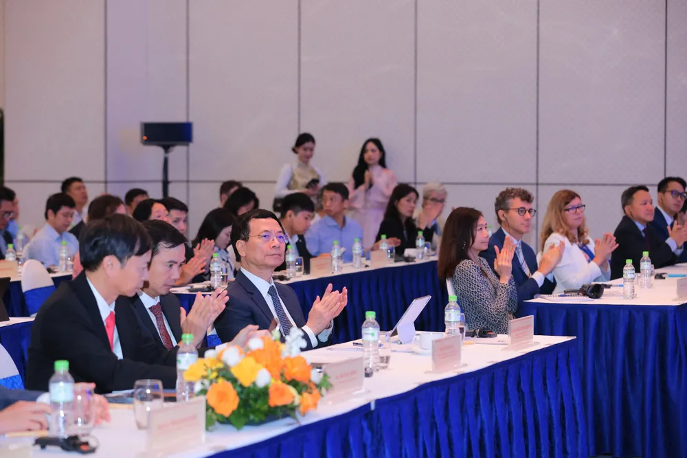 Anh dien dan KHCN 2.jpg