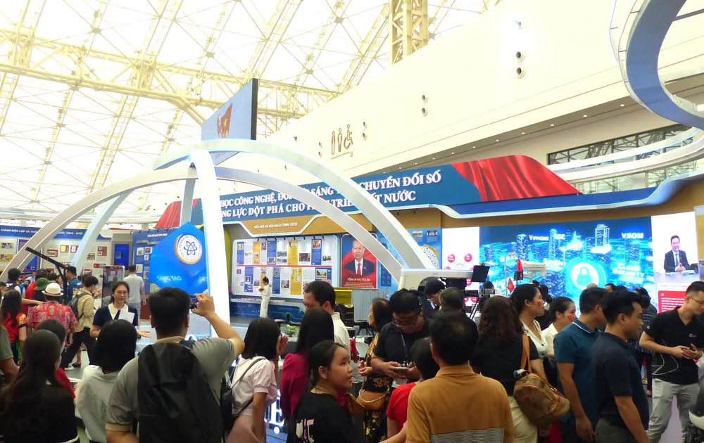 Anh dien dan KHCN 6.jpg