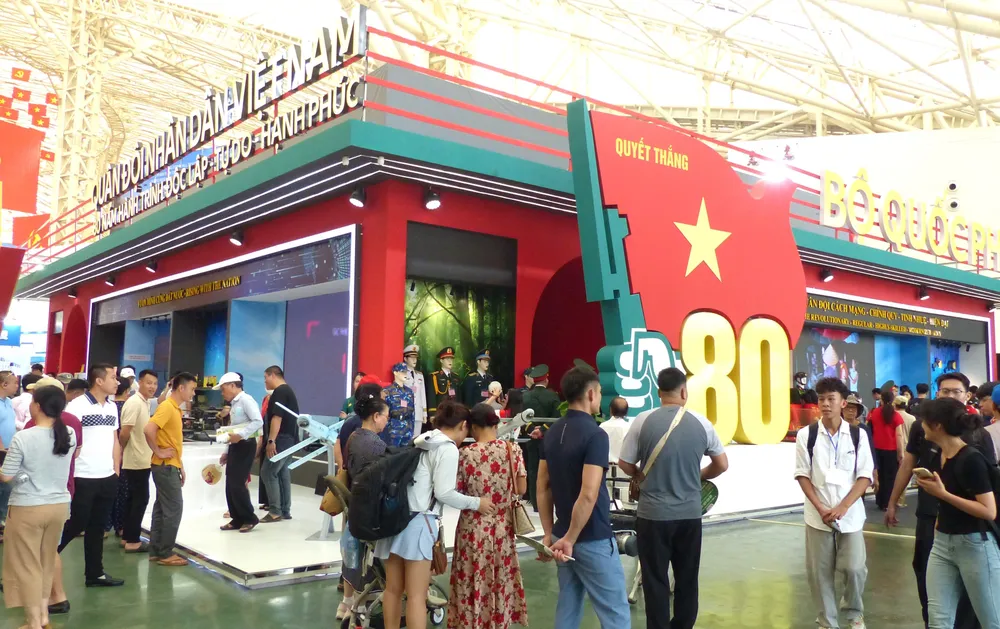 Trien lam khu BP 15.JPG