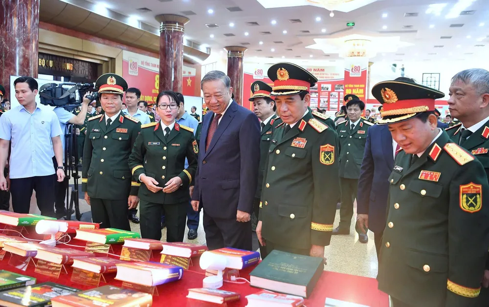 Anh 80 nam Bo TTTM 3.jpg