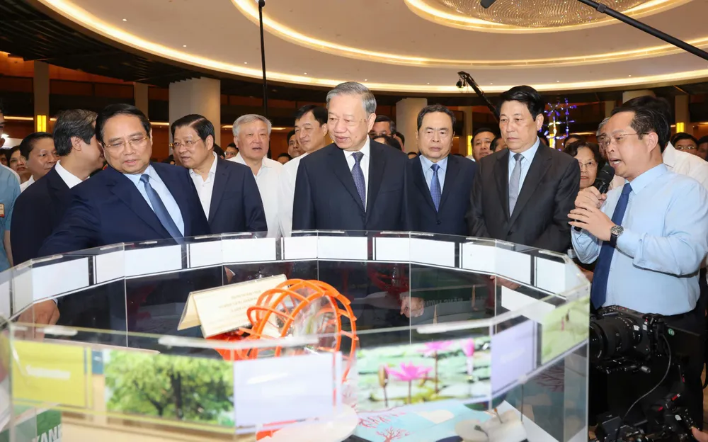 Anh HN quan triet 4 NQ 2.jpg