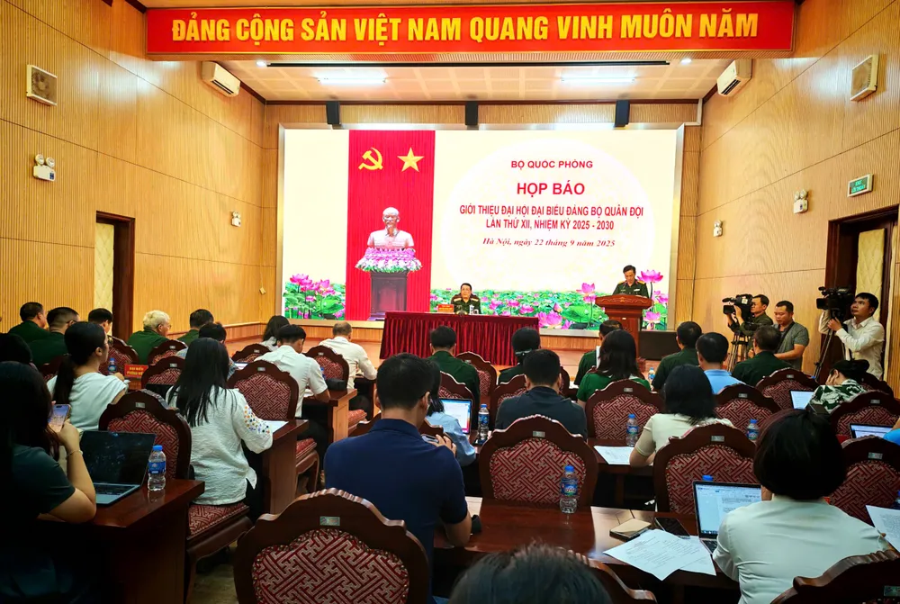 Hop bao DH Dang bo Quan doi 5.jpg