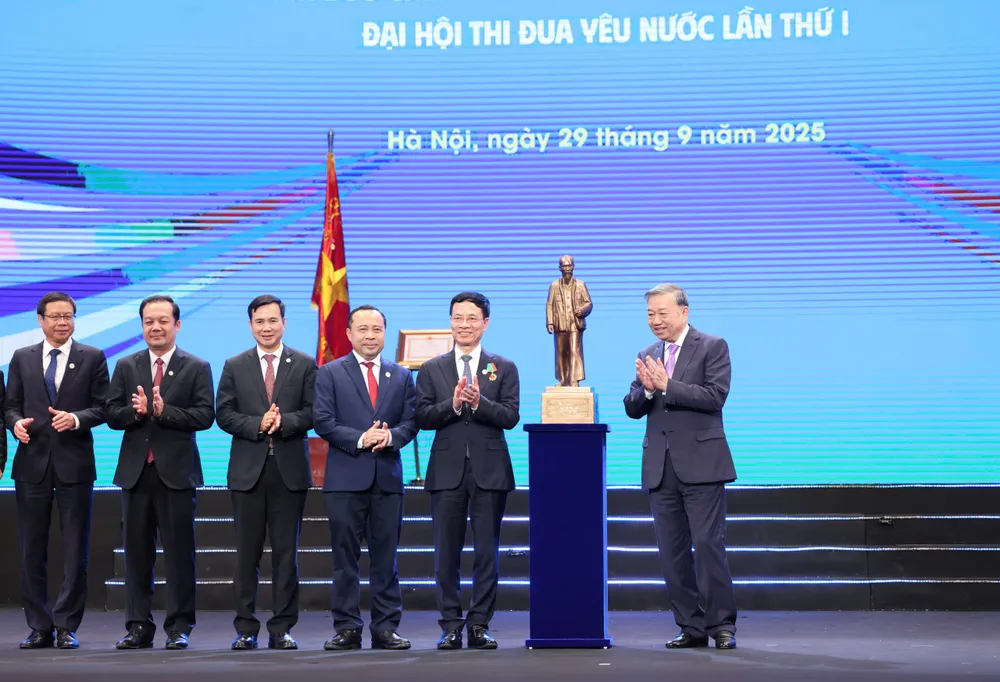 Anh Ky niem Bo KHCN 24.jpg