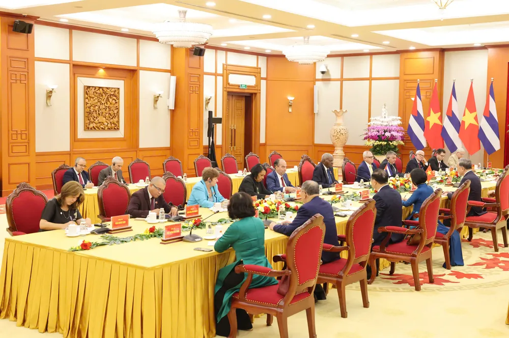 TBT tiep CTQH Cuba 7.jpg