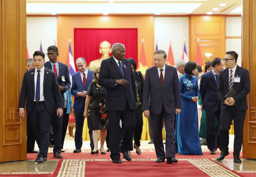 TBT tiep CTQH Cuba 9.jpg