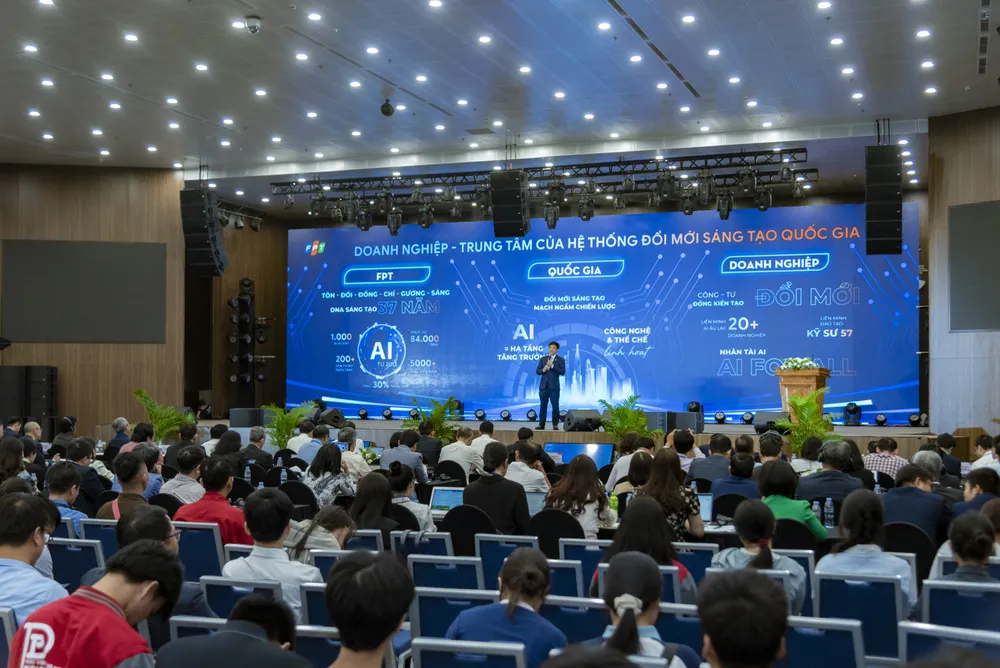 CEO FPT Nguyen Van Khoa phat bieu tai su kien.JPG