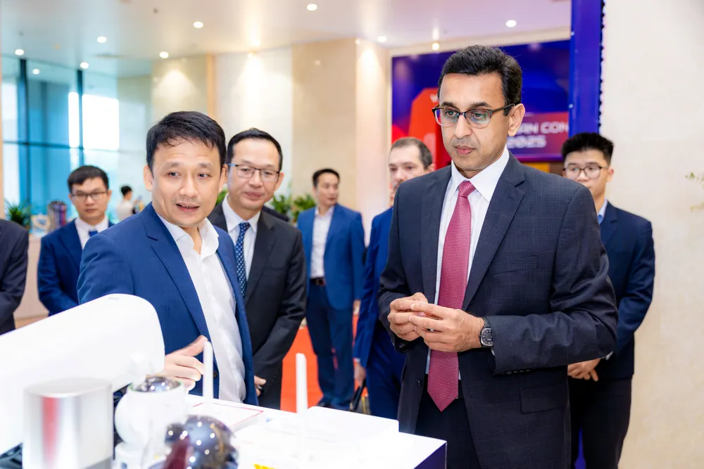 Anh VHT - Qualcomm 2.JPG