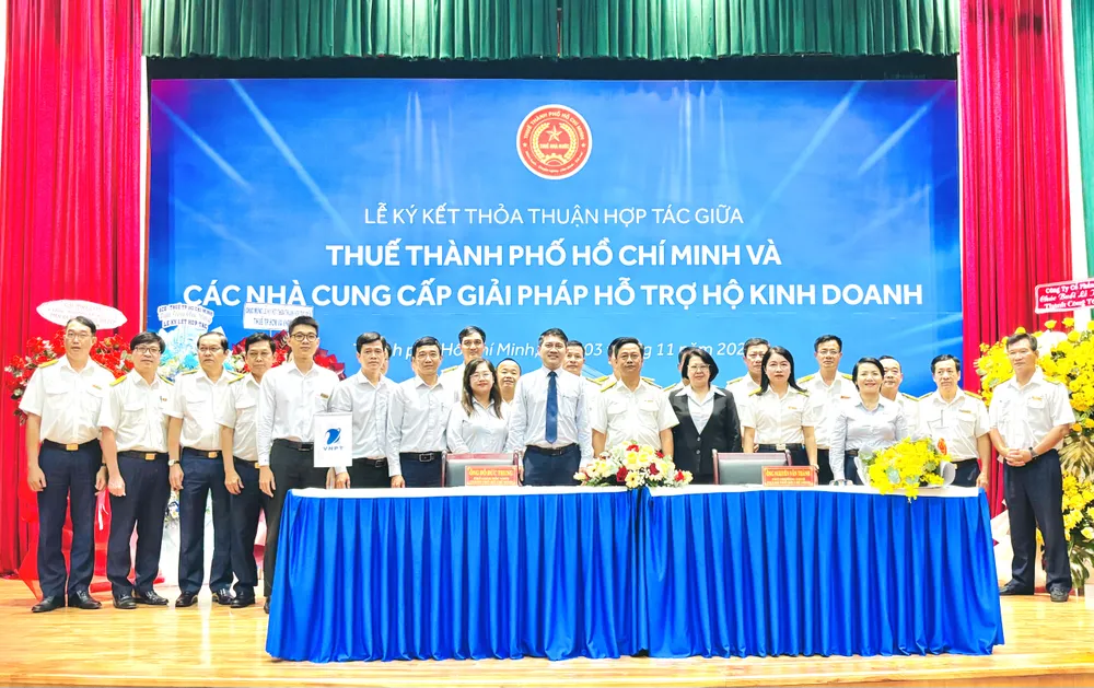 VNPT TP.HCM đồng hành cùng THUẾ TP.HCM thúc đẩy chuyển đổi số, triển khai hóa điện tử cho hộ kinh doanh.jpg