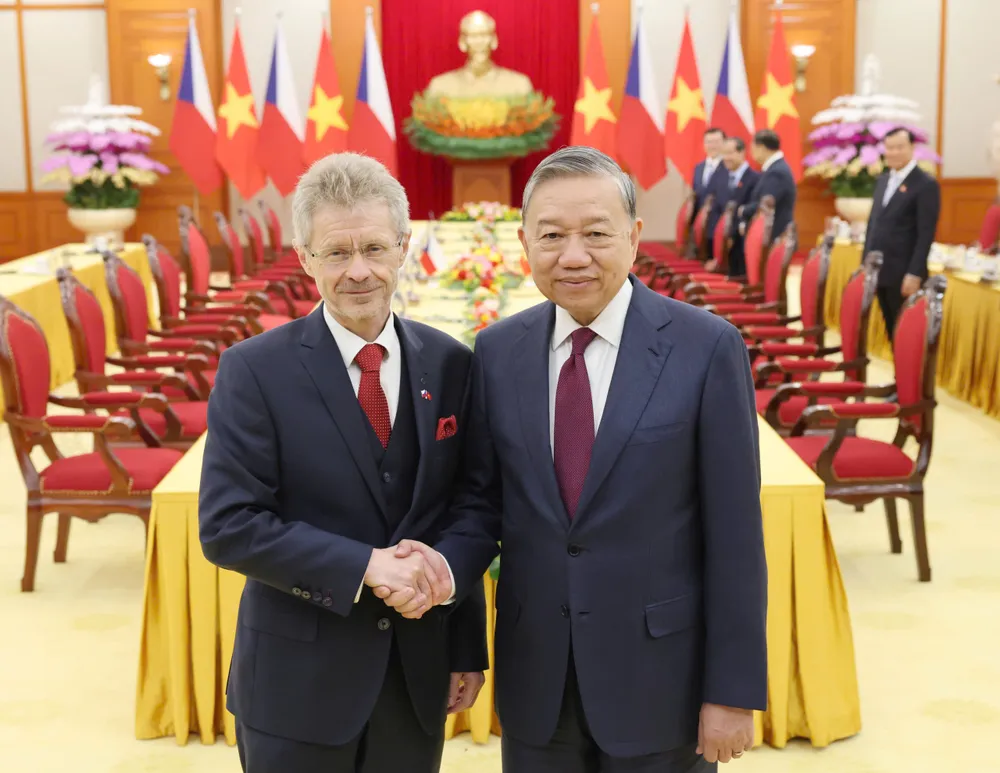 TBT tiep Thuong vien Sec 6.jpg