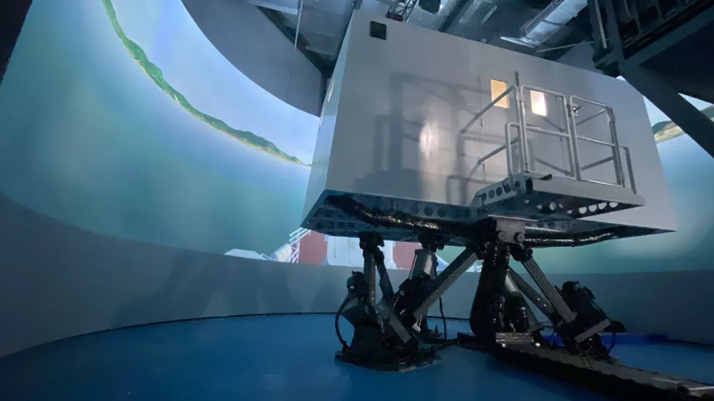 3_Hệ thống đạt chuẩn quốc tế cho phép các khóa huấn luyện được xây dựng theo đúng các yêu cầu về an toàn và năng lực vận hành tàu biển do Tổ chức Hàng hải Quốc tế (IMO) ban hành.jpeg