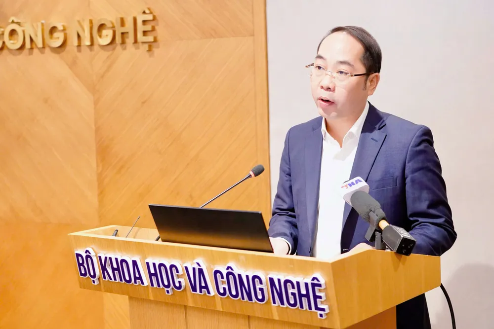 Hop bao thang 12 Bo KHCN 6.jpg