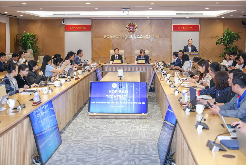 Hop bao BKHCN-Ha Noi 3.jpg