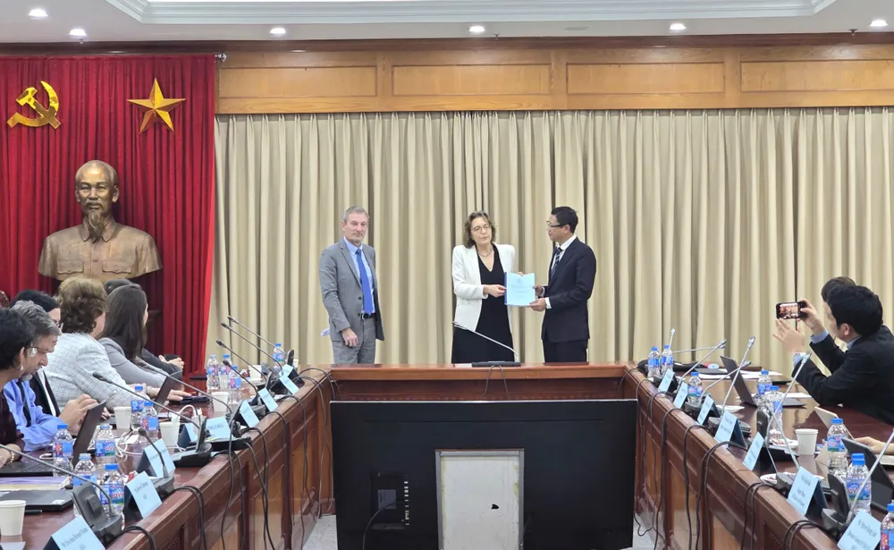 Anh Bo KHCN - IAEA 1.jpg