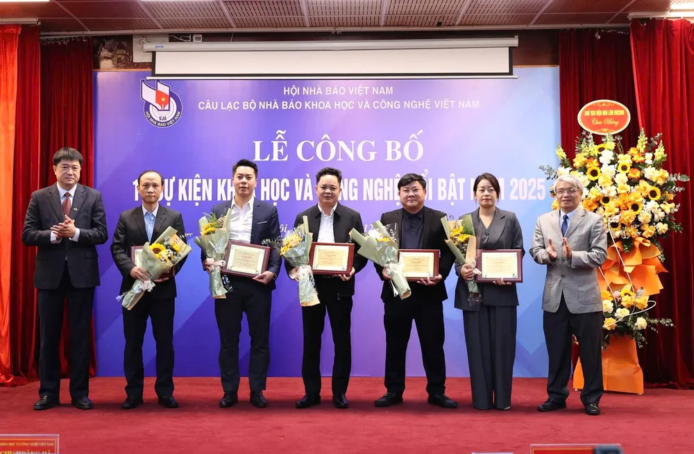 Cong bo 10 su kien KHCN 1.jpg