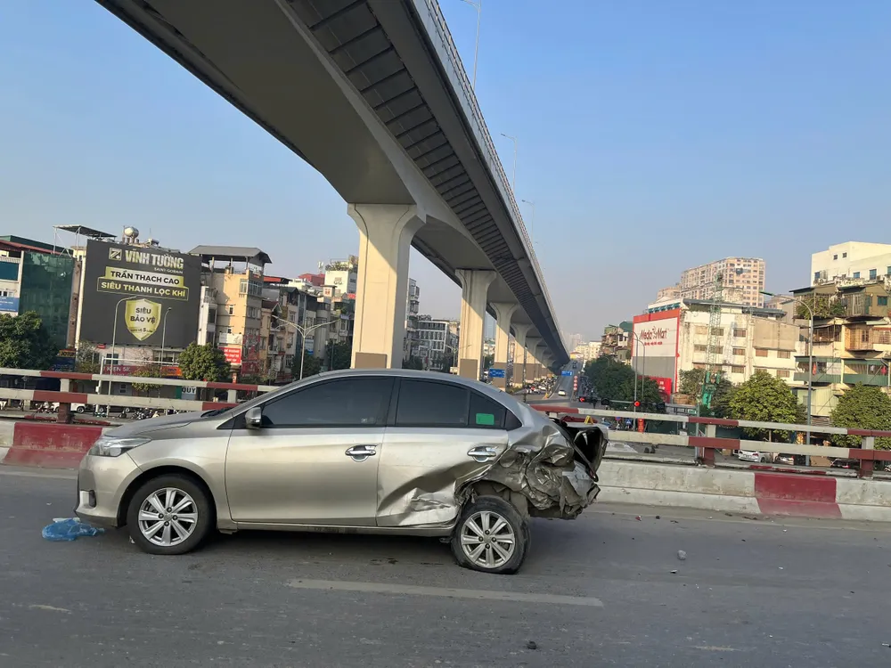 Tai nan cau vuot nga tu Vong 2.jpg