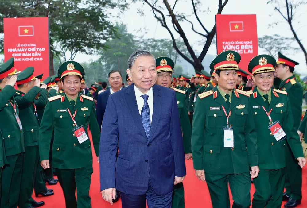 Khoi cong nha mang chip Viettel 4.jpg