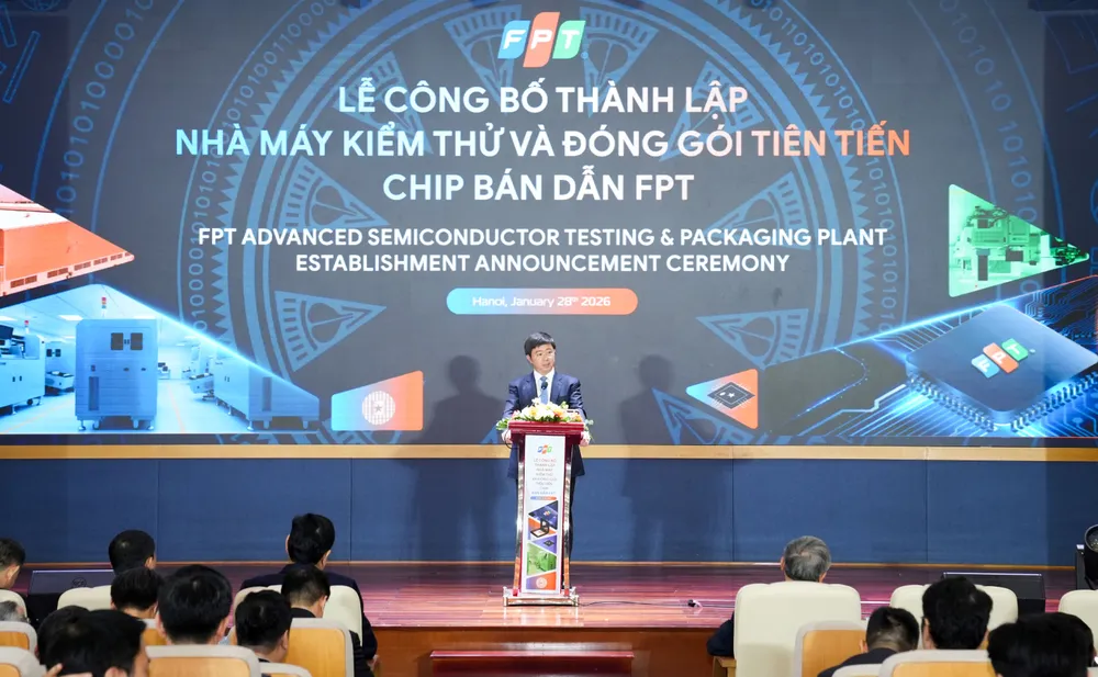 Cong bo Nha may kiem thu chip FPT 4.jpg