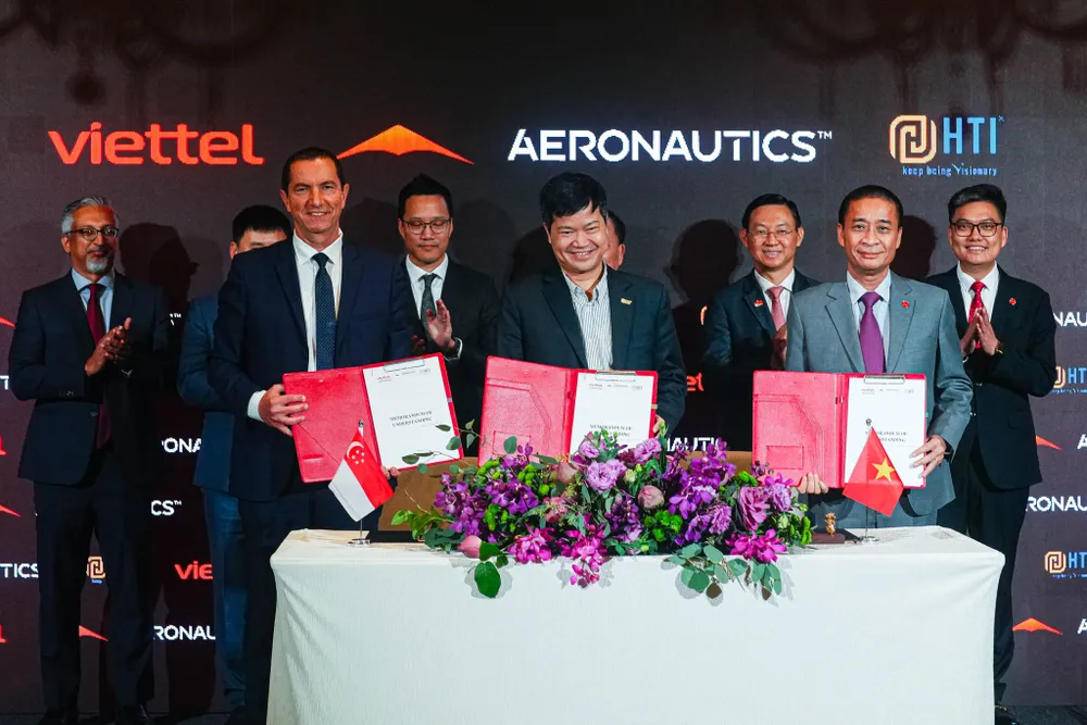 Anh 3 - Aeronautics la mot trong chin doi tac Viettel dat thoa thuan ky ket hop tac tai Airshow va le khai truong van phong dai dien tai Singapore (2).jpg